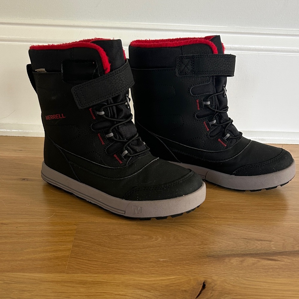 Kids Merrell Waterproof Snowboots Black and Red Size Little Boy 2M